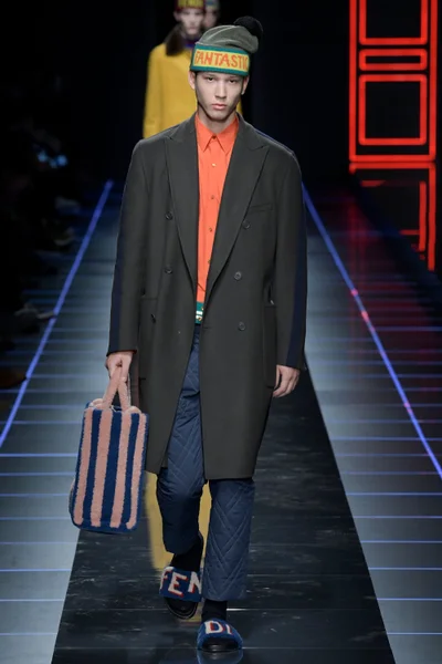 Look 25